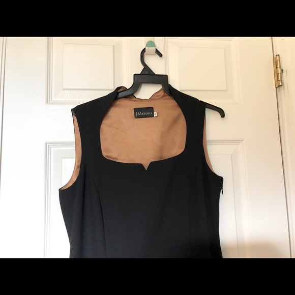 J. MICHAELS Black Asymmetric Dress
18”B
16”W
17”H - Picture 2 of 3